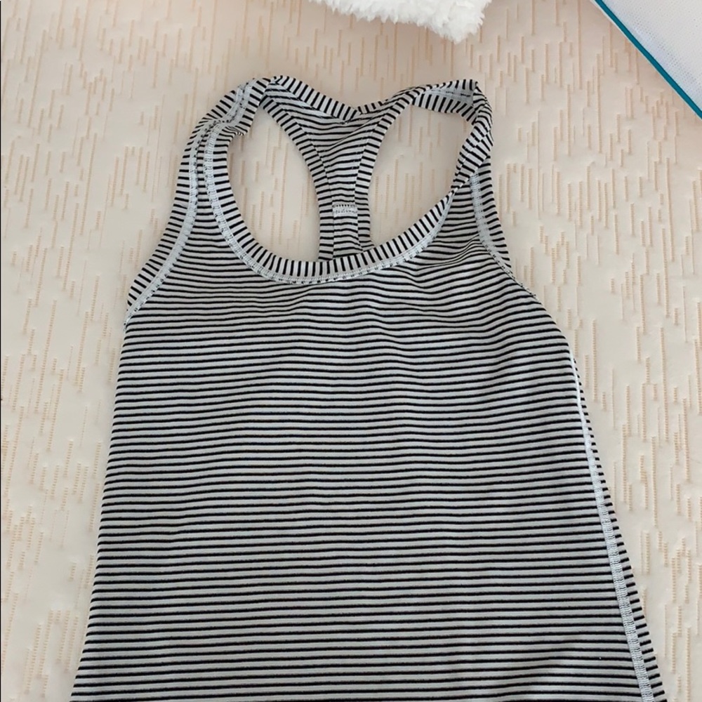 Lululemon tank never worn